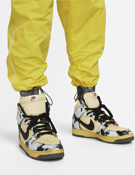 Pantalones nike hombre sale amarillo