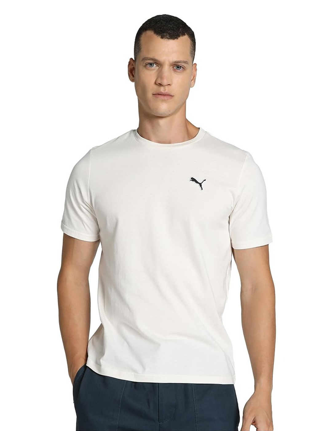 camiseta puma essentials blanco roto de hombre.