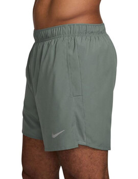 short nike  CHALLENGER MEN'S DRI-FIT 5", verde