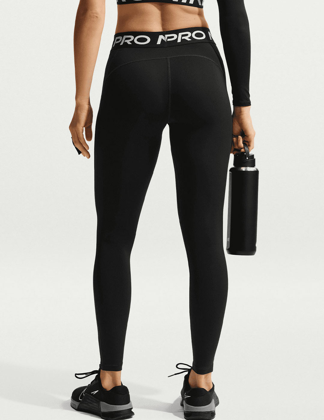 malla NIKE PRO WOMEN'S MID-RISE FULL-LENG, negro