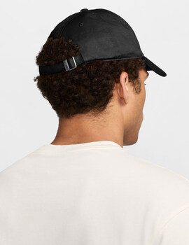 gorra JORDAN CLUB UNSTRUCTURED CURVED-BIL, negro