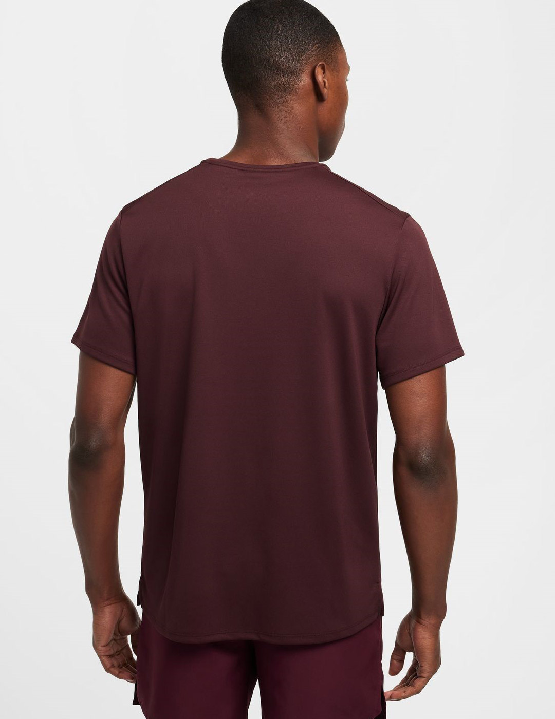 camiseta técnica hombre manga corta nike MILER, granate