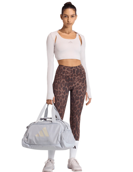 Gallery 1771347789584 kg8473 7 hardware on model side extra view white