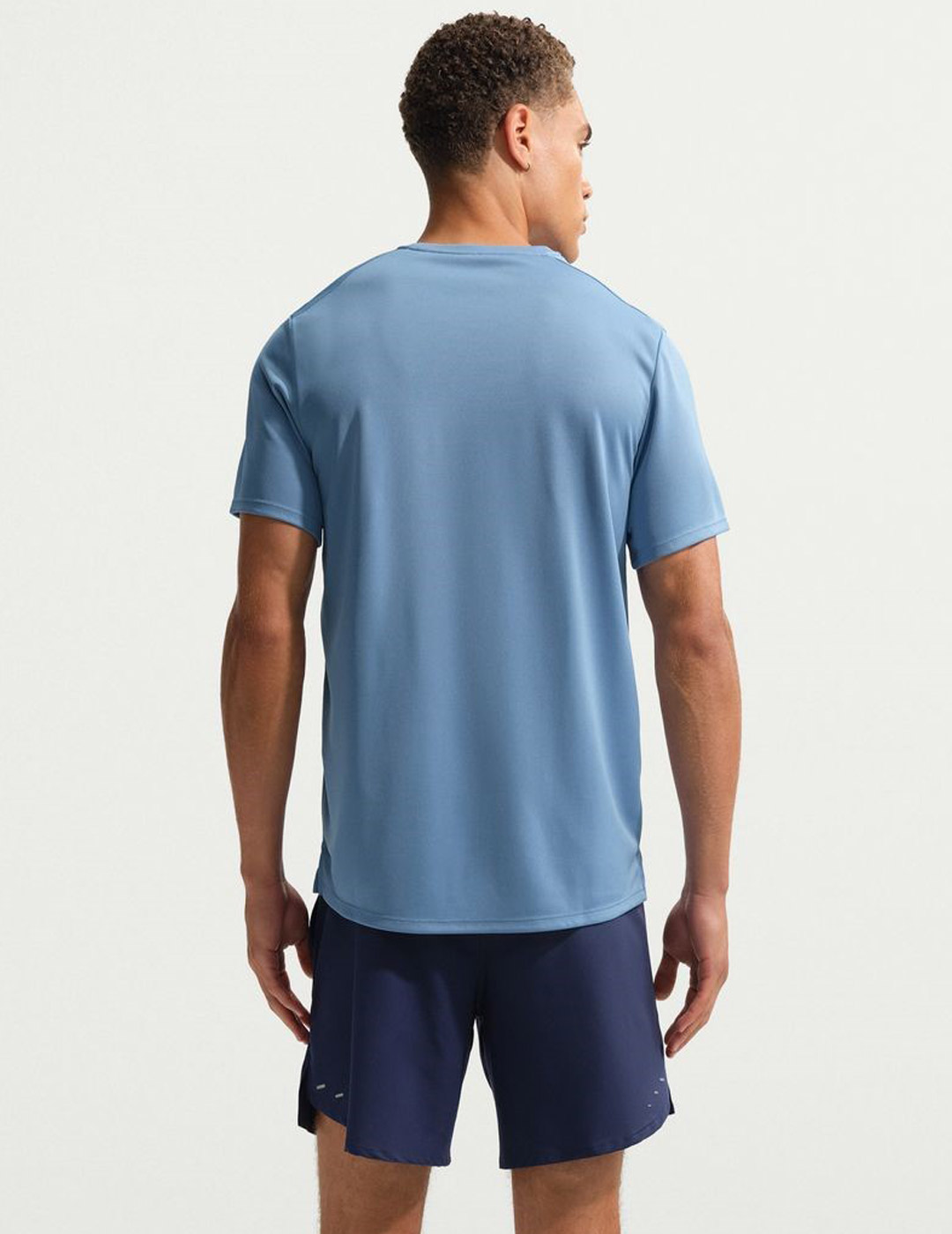 camiseta técnica manga corta nike MILER , azul