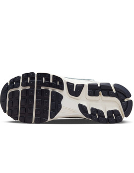 zapatilla mujer nike  ZOOM VOMERO 5, blanco/negro/plata