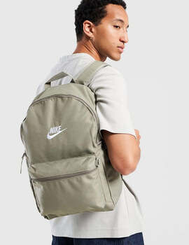 mochila nike HERITAGE, veerde oliva