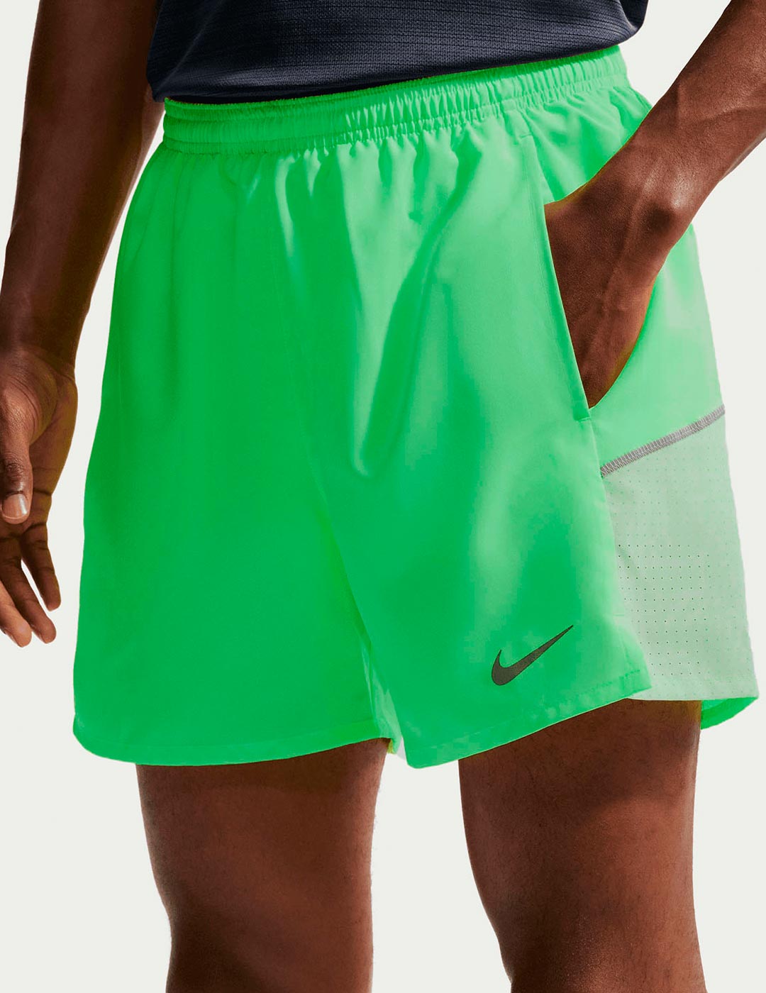 short nike hombre  MILER 5" 2-IN-1, verde fluor