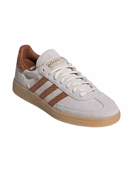 Gallery 1791266304006 ih1511 6 footwear photography front lateral top view white