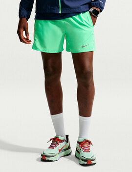 short hombre nike  MILER DRI-FIT 5", verde fluor